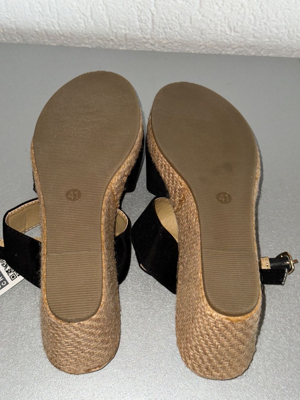 Damenschuhe: Schwarze Keilsandaletten Gr. 41 – Gebraucht aus Grosswangen von shoes.bags.and.co 2