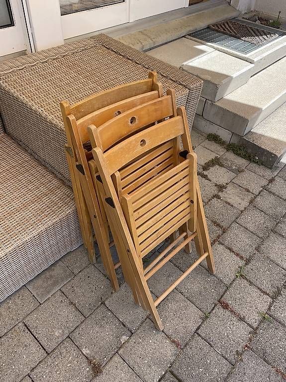 Stühle: 4x Klappbare Holzstühle – Gebraucht aus Zug von Rembrandt2 2