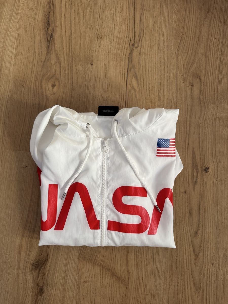 Jacken: Windbreaker Jacke NASA Weiss – Gebraucht aus Liestal von lea_j9xn 2