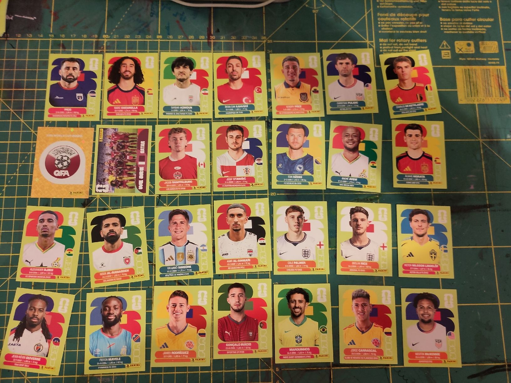 Panini Cartes à collectionner: Panini WM 2022 Sticker Einzelkarten – Neuf (Voir description) à Widnau par ognob 1