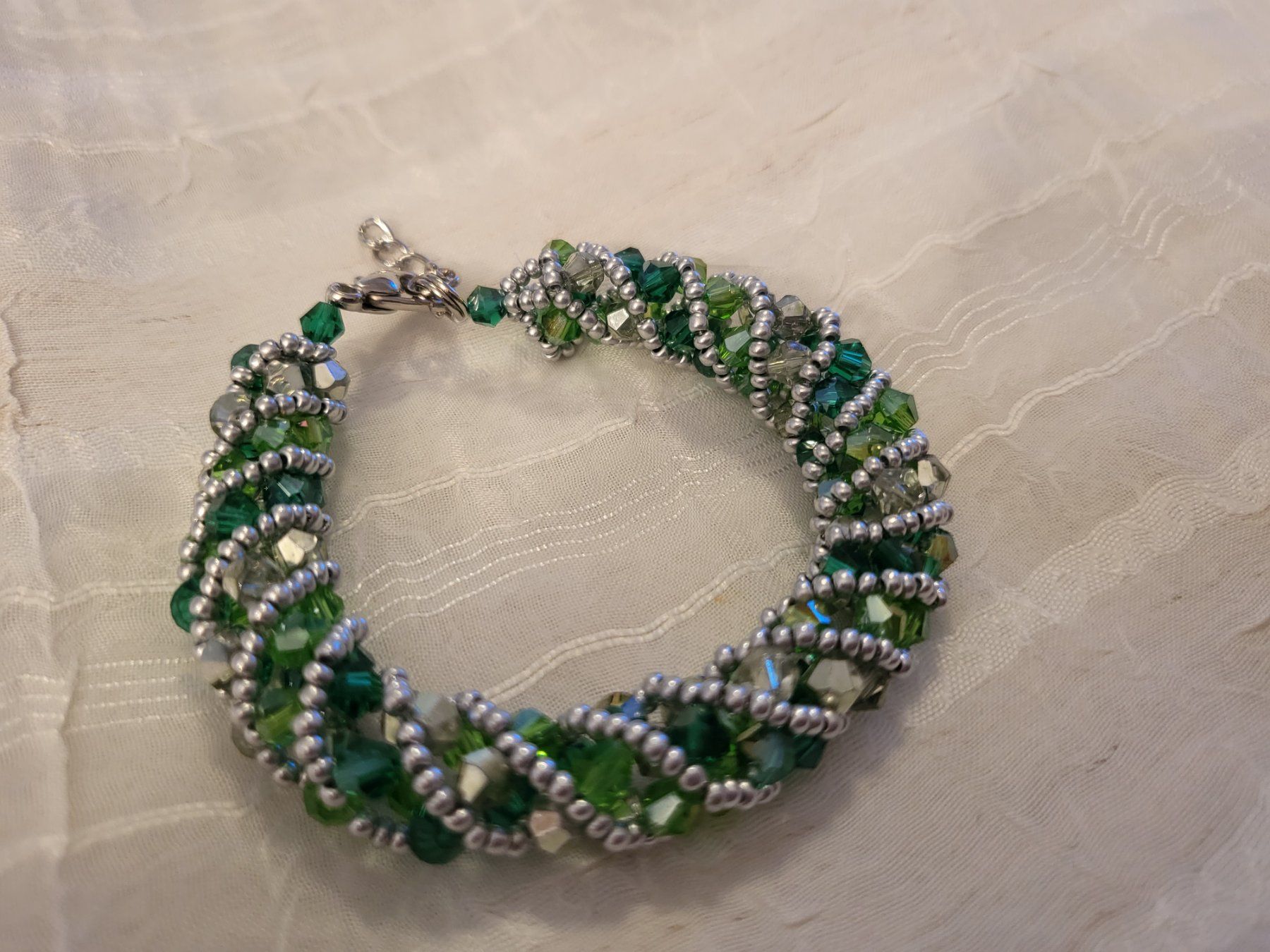 Bracciali & Braccialetti: Handgemachte Armkette aus Glasperlen – Nuovo e nell'imballaggio originale da Dietikon venduto da Eleda 1