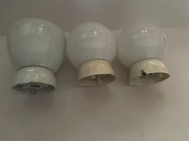 Vintage Elektro-Material, Kugellampe mit Porzellan-Sockel