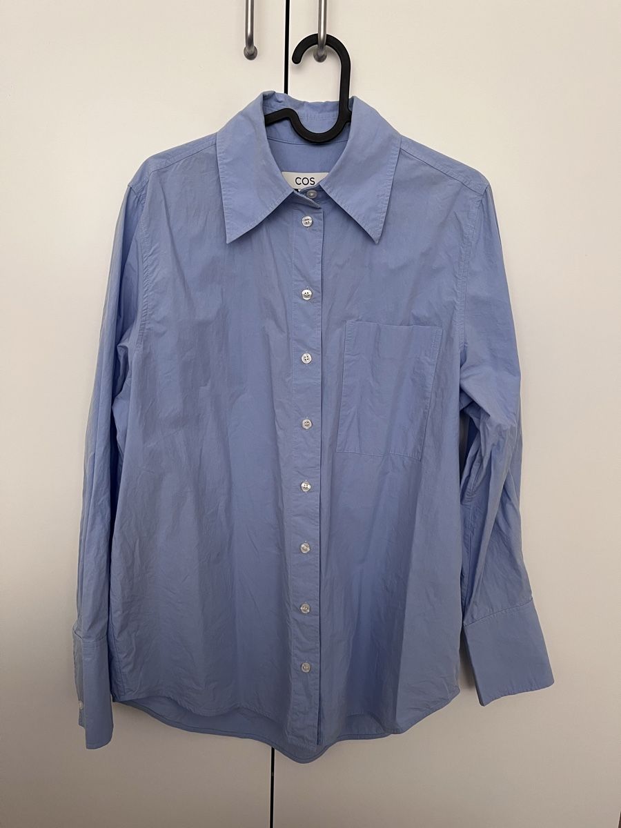 Cos Camicette: Cos Blue Shirt – Nuovo (secondo la descrizione) da Sisseln AG venduto da oan_78w7