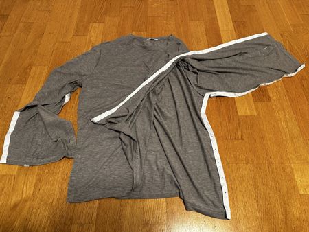 Langarm Shirt - seitlich offen mit Klettverschluss