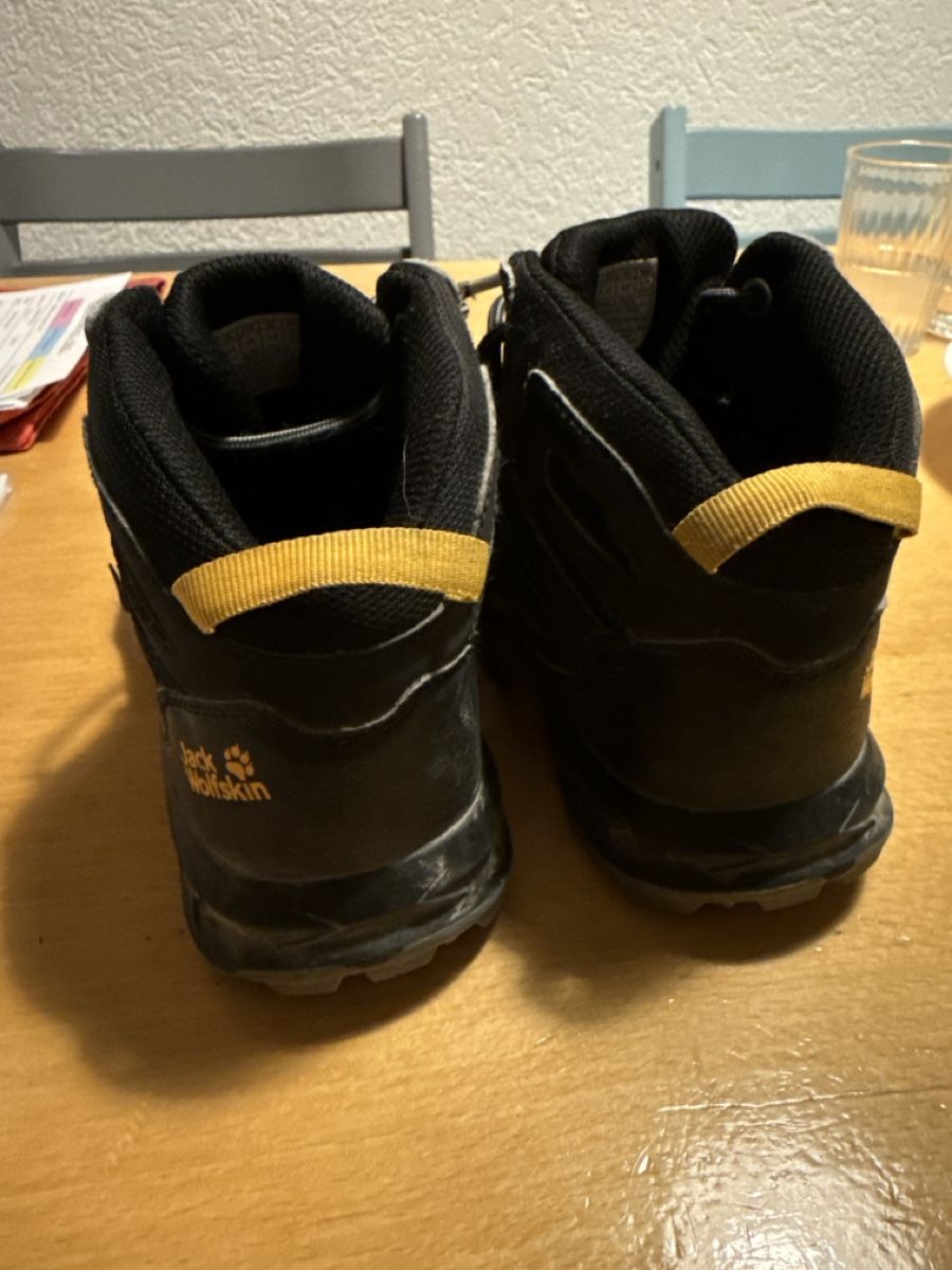 Jack Wolfskin Scarpe da uomo: Jack Wolfskin Kinder Wanderschuhe, Grösse 35, Schwarz – Usato da Flüh venduto da domiri 2