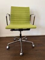 Vitra Aluminium Chair EA 117