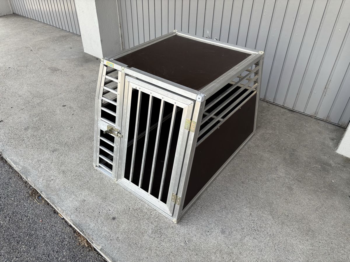 Niches, paniers: Hundebox Hundetransportbox – D'occasion à Winterthur par sutti02