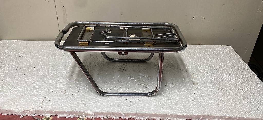 Piaggio Pièces pour mobylette: Piaggio Ciao Gepäckträger – D'occasion à Büren an der Aare par twostrokeguy