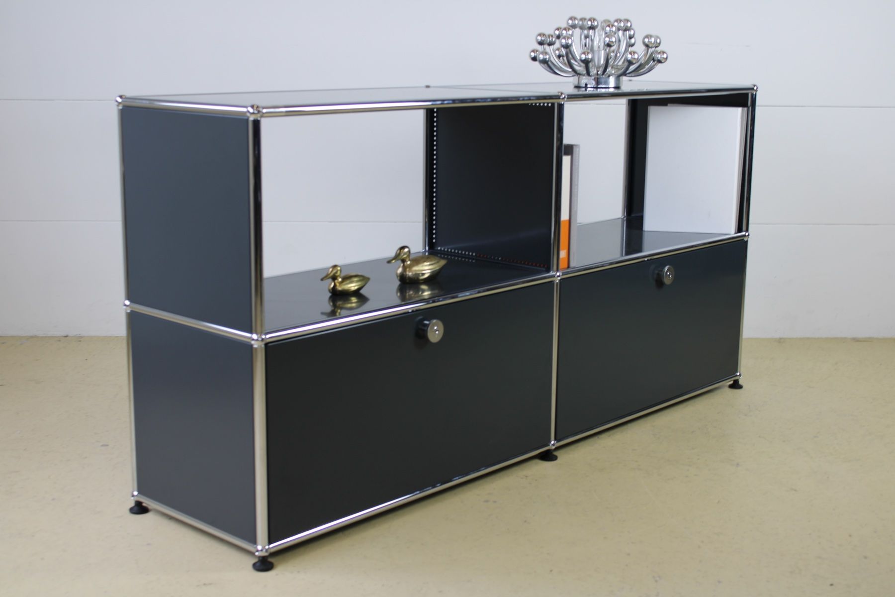 USM Cassettiere: USM Sideboard Anthrazitgrau, Umbau & Lieferung möglich Nr.2 – Usato da Meinisberg venduto da atelier_TILIJA 9