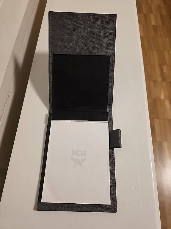 Mcm Blocchi: MCM Notizblock grau – Usato da Basel venduto da kimi.86 3