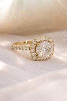 Eleganter 2ct Moissanit Ringgröße 7