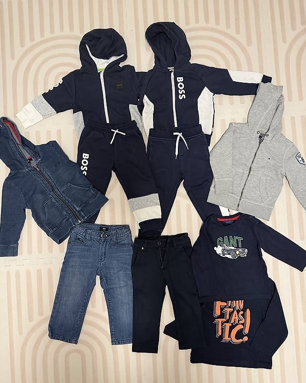 Hugo Boss Lotti & Set di vestiti: Boss Kleiderpaket 10 Teile Gr. 2 (86) – Usato da Sargans venduto da jenabek