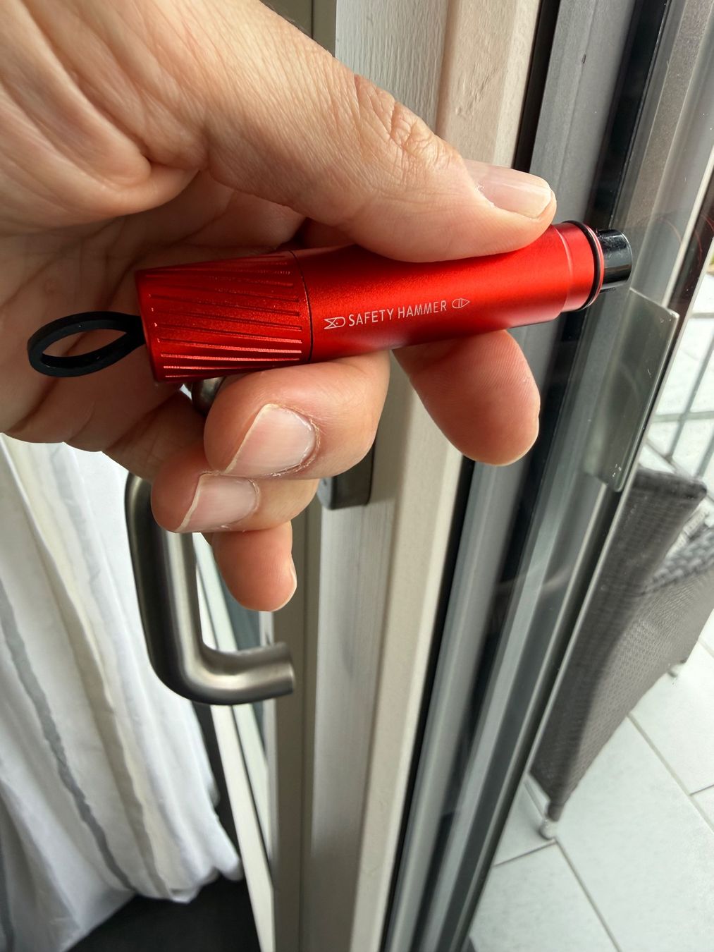 Tutti gli attrezzi: Neuer roter Auto Notfall Hammer Scheibenzertrümmerer! – Usato da Belp venduto da Elitprix