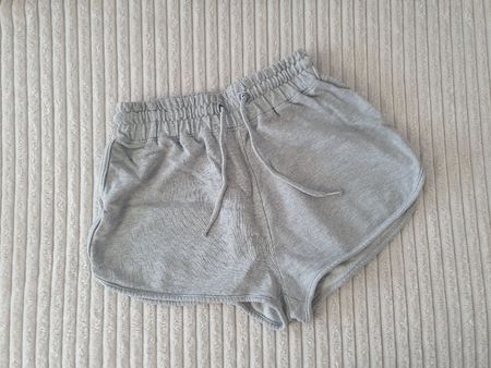 Graue Jersey-Shorts M/38