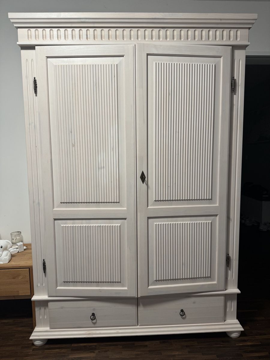 Armadi: Wardrobe with broken backboards – Usato da Zollikerberg venduto da rut_bsj6 1