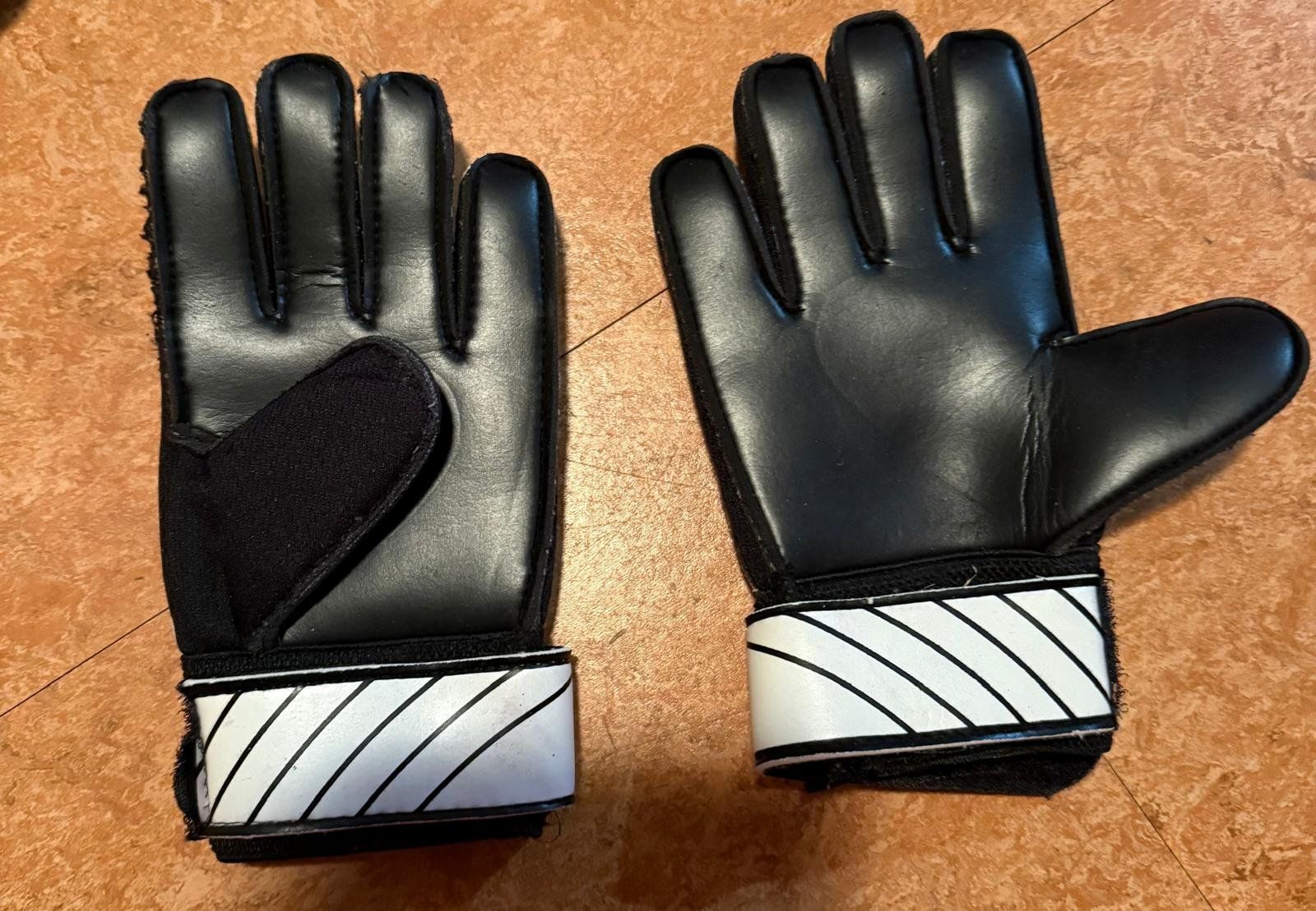 Guanti & manicotti: Handschuhe – Usato da Flawil venduto da Stella_3 1