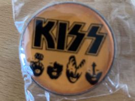 Kiss Pin Anstecker Punk Metal Rock Band