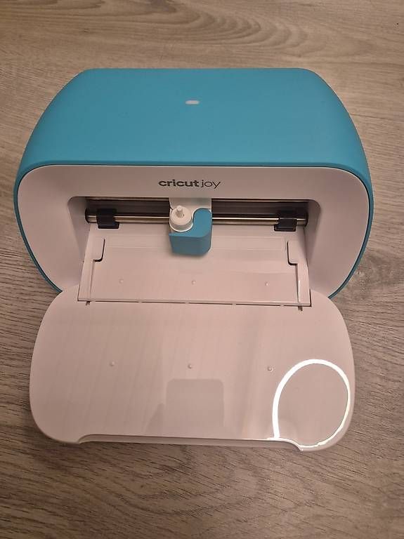 Alle Maschinen: Cricutjoy A5 - machine à découper  – Gebraucht aus Gingins von zoe_d59r 1