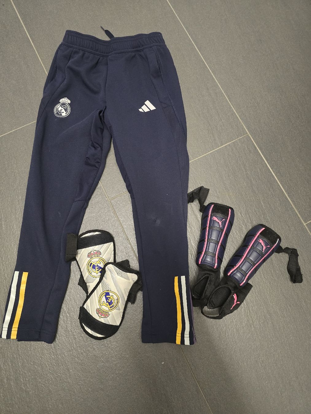 Lotti & Set di vestiti: Kleiderpaket Junge 134-152 – Usato da Wolfwil venduto da chipsyyy 2