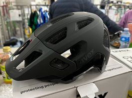Velohelm uvex react black matt 