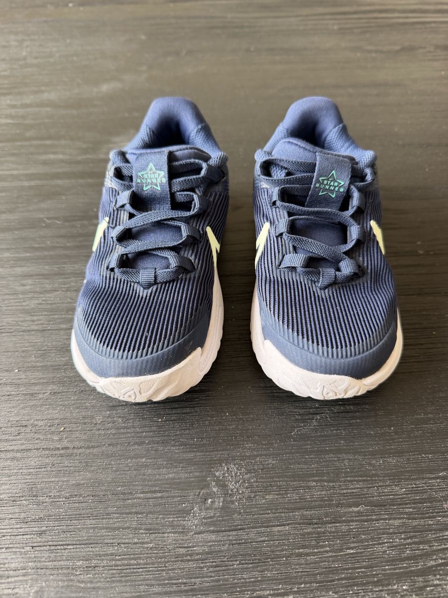 Nike Scarpe per ragazzi: Chaussures Nike Star Runner enfant  – Usato da Neuchatel venduto da frp_ncm6 1