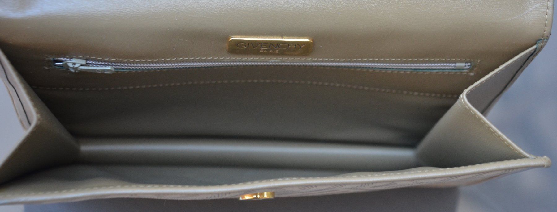 Givenchy Borse da donna: Givenchy pochette / Tasche – Usato da Collonges venduto da arashee 7