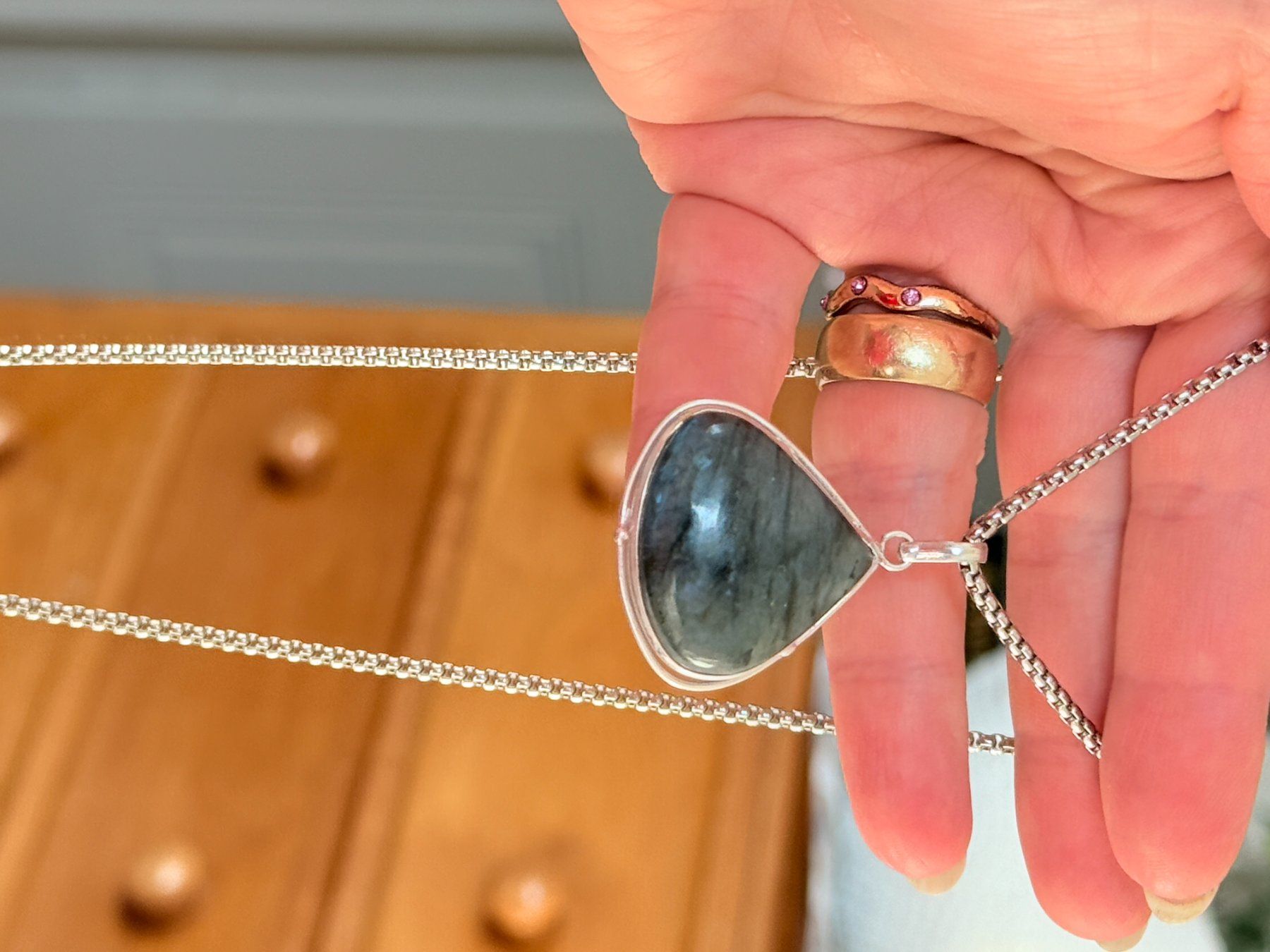 Ketten: Collier Labradorite naturelle – Neu und originalverpackt aus Genève von AGBERG 8