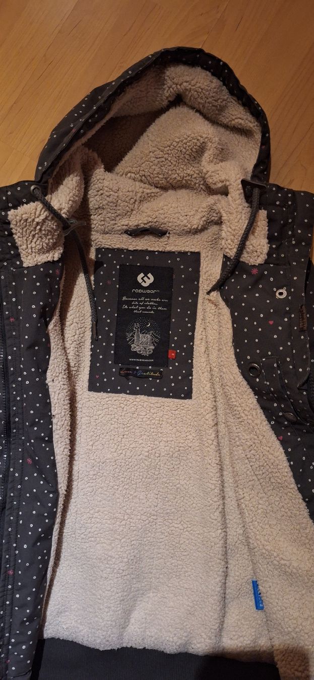 Ragwear Jacken: Ragwear Damen Jacke – Gebraucht aus Zweisimmen von chr_2cck