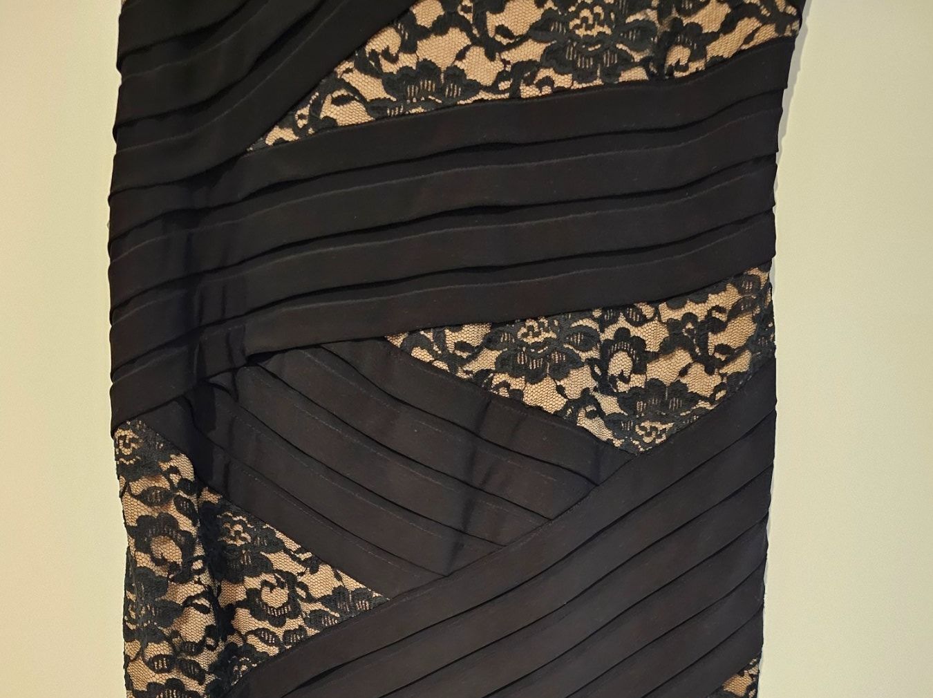 Vestiti: Robe noire dentelle croisée élégante – Usato da Nax venduto da mojy 2
