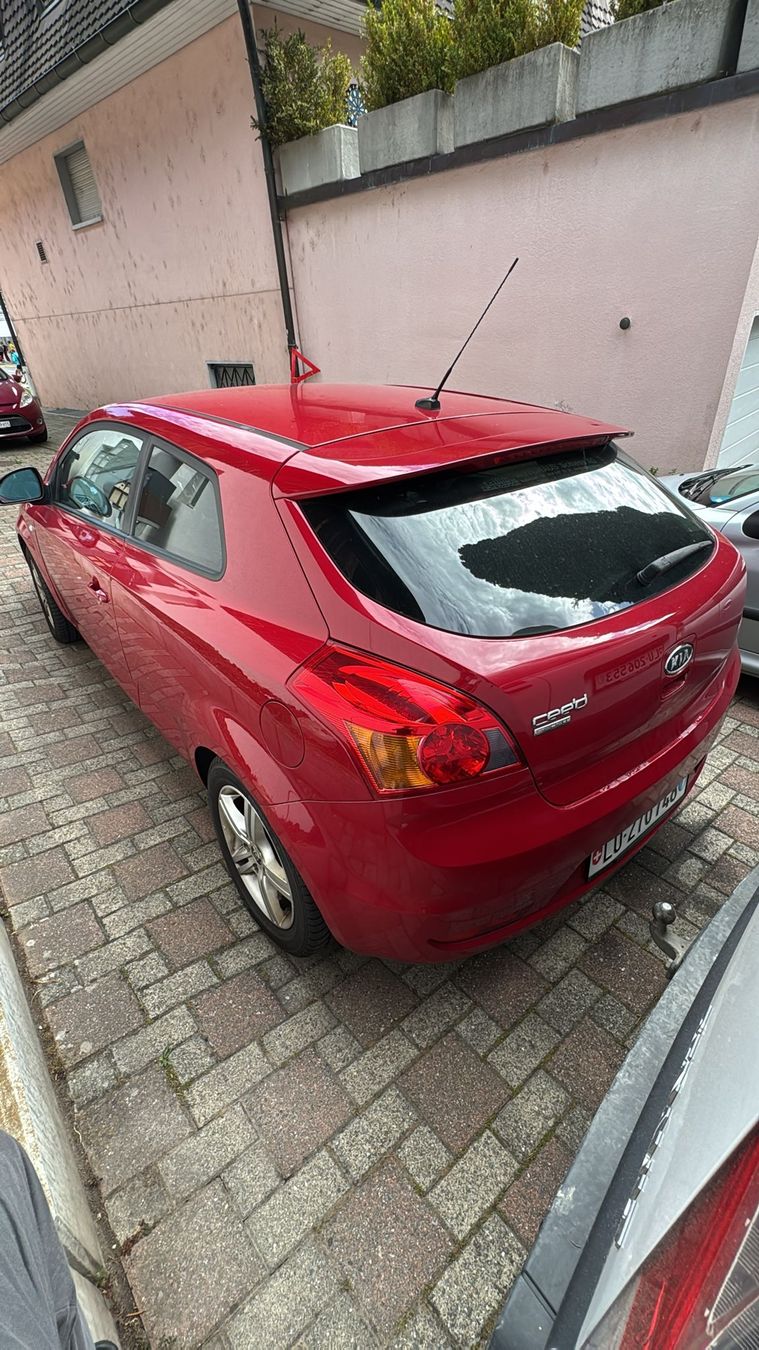 Kia Autos: Kia pro ceed 2.0 – D'occasion à Triengen par ffi_g6xc 1