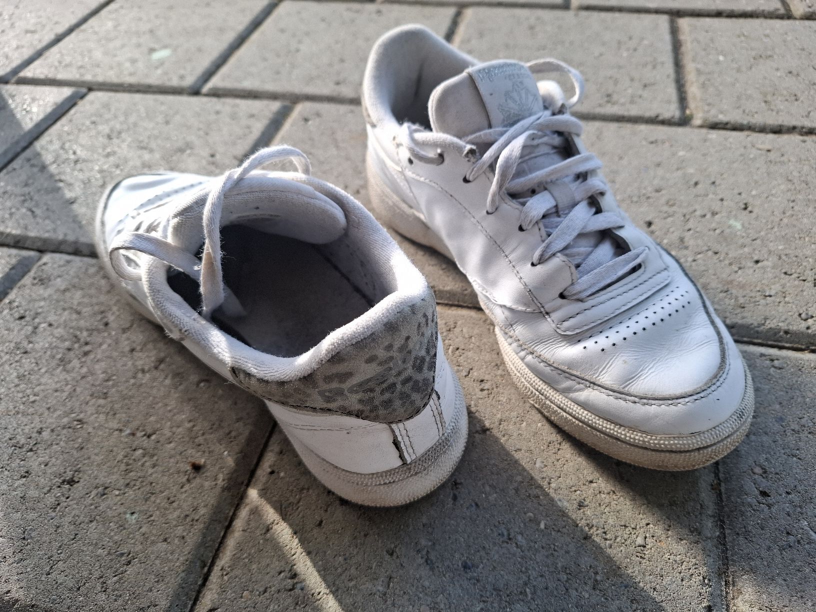 Reebok Scarpe da donna: Reebok Classic 38,5 – Usato da Mattstetten venduto da rebisesti 2