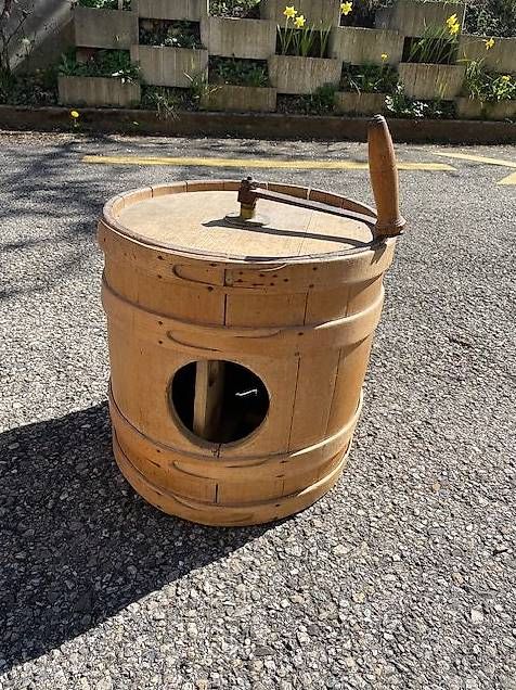 Holzartikel: ancienne baratte à beurre – Gebraucht aus Colombier NE von Boy48