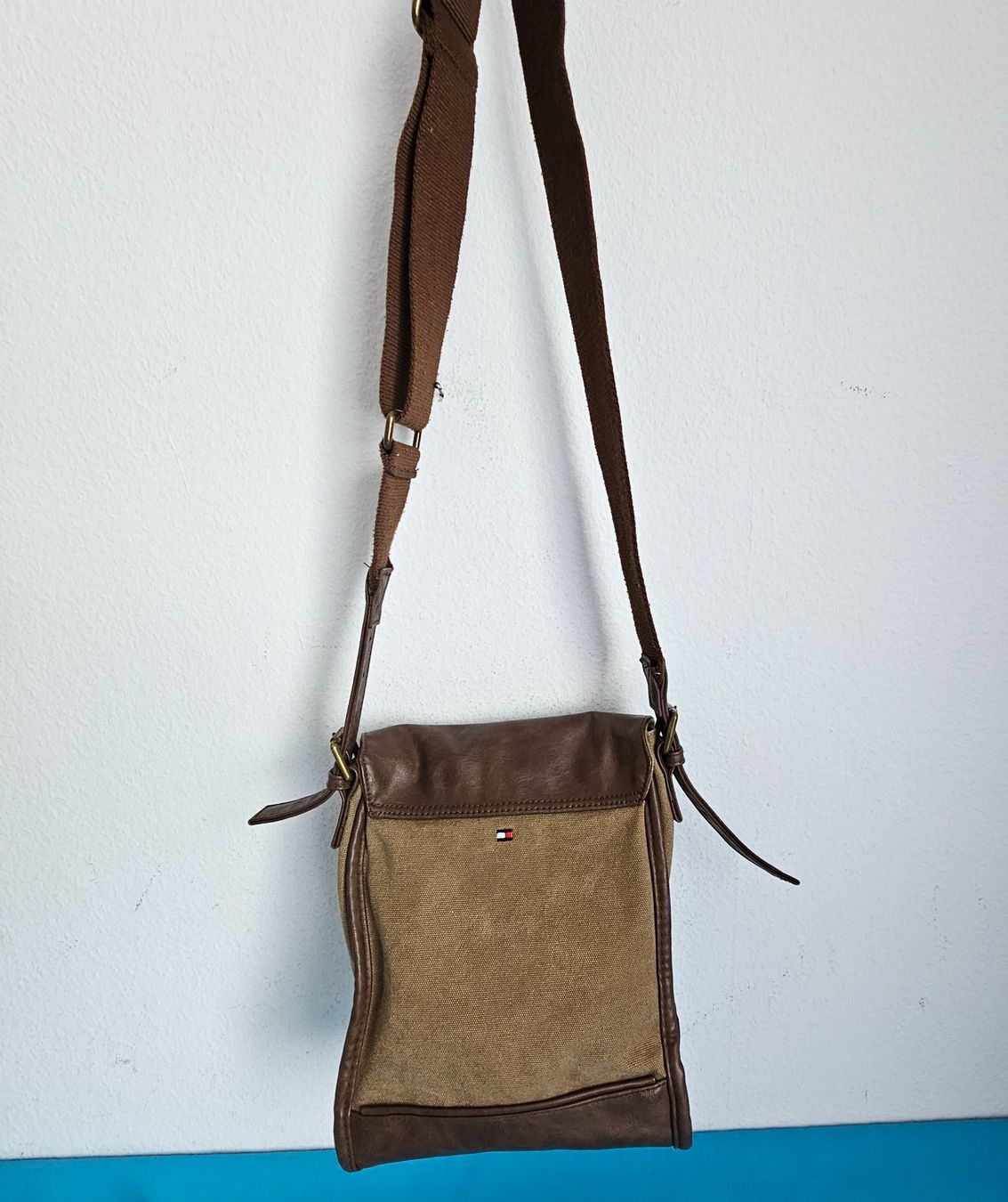 Tommy Hilfiger Taschen: ***TOMMY HILFIGER ***Umhängetasche leder – Gebraucht aus Bronschhofen von Xena37 5