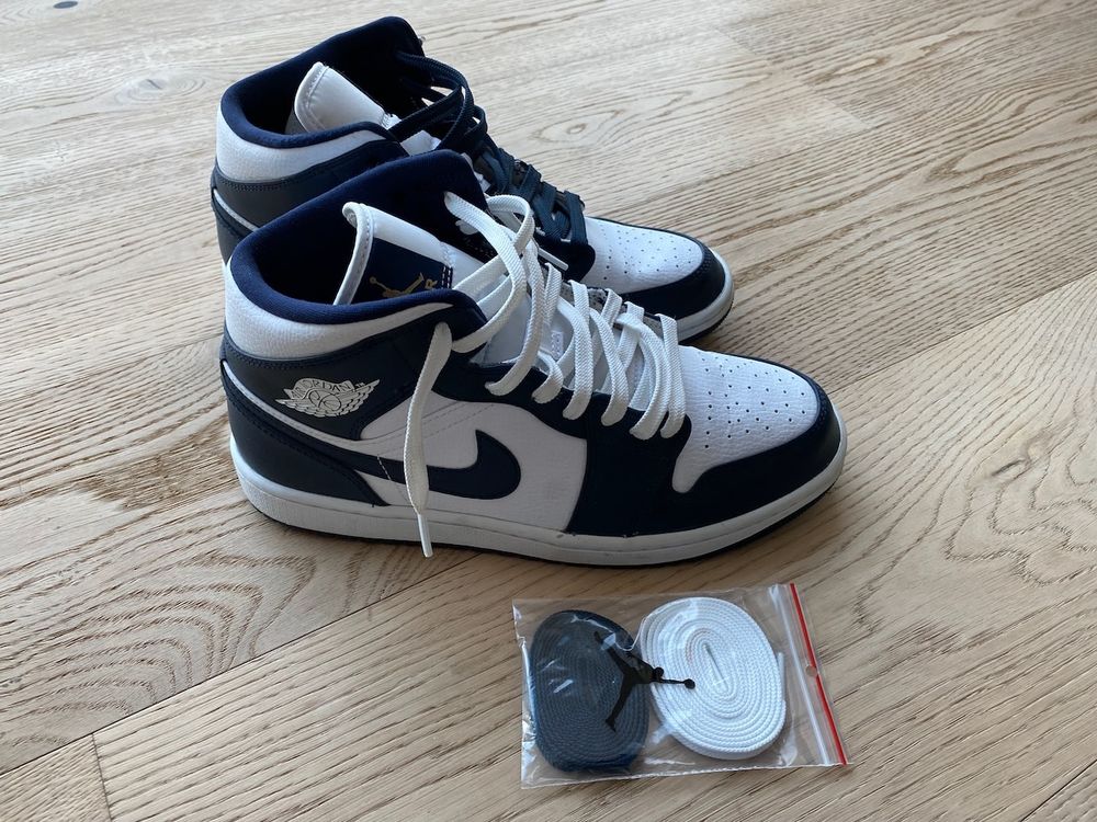 Jordan Chaussures hommes: Air Jordan 1 Mid White Metallic Gold Obsidian – D'occasion à Meilen par gomerser 5