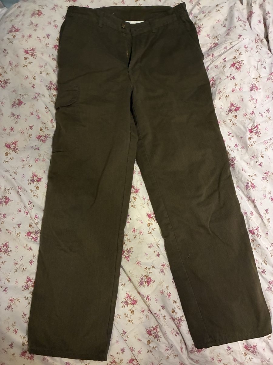 Pantaloni: Lockere Cargohose Olivgrün – Usato da Gondiswil venduto da lor_2rkz