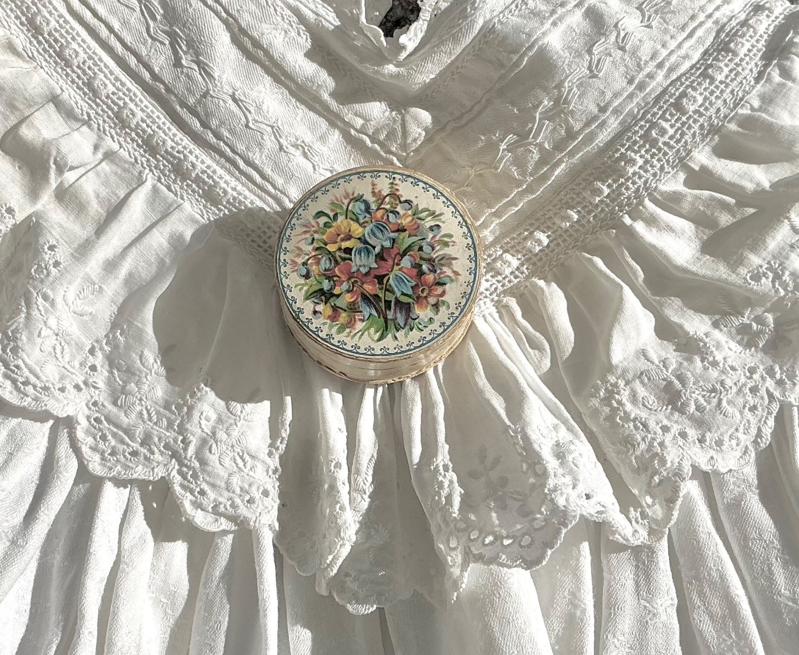 Puppen: ANTIKER PUPPEN SCHMUCK MIT SCHACHTELCHEN – Gebraucht aus Zell LU von Silvermemory 2