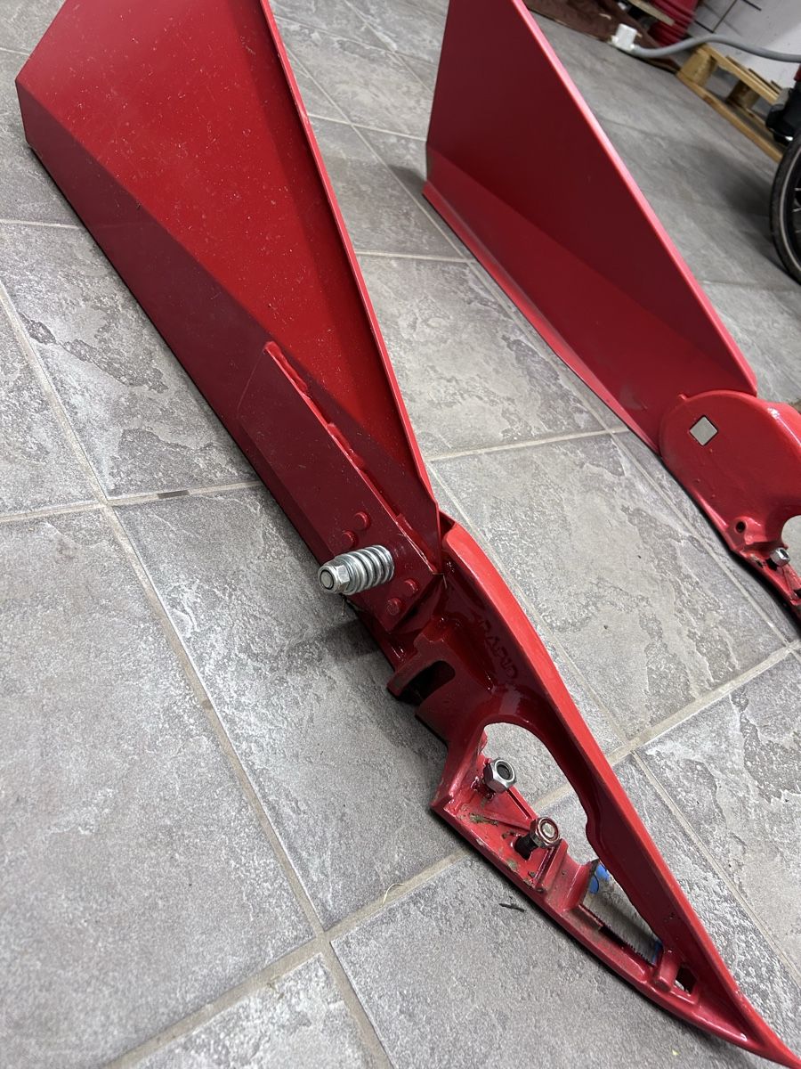 Rapid Accessori Trattori &Veicoli agricoli: Aussenschuh mit Schwadblech – Usato da Unterkulm venduto da sparta05 2