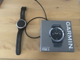 Montre GPS Garmin Fenix 5 - Parfait état - GPS Watch