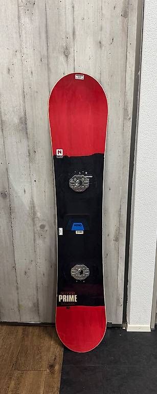 Boards: Nitro Prime Snowboard 152 cm  All Mountain  Schwarz/Rot – Gebraucht aus Sursee von pilatus.sport