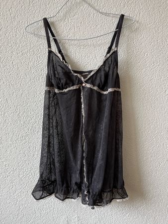 Schwarzes Negligé mit Spitze - Ideal für layering