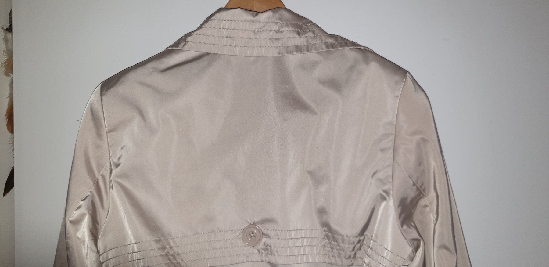 Cappotti: Trenchcoat Beige gr 34/36 – Usato da Gwatt (Thun) venduto da Letzte-Chance-III 2