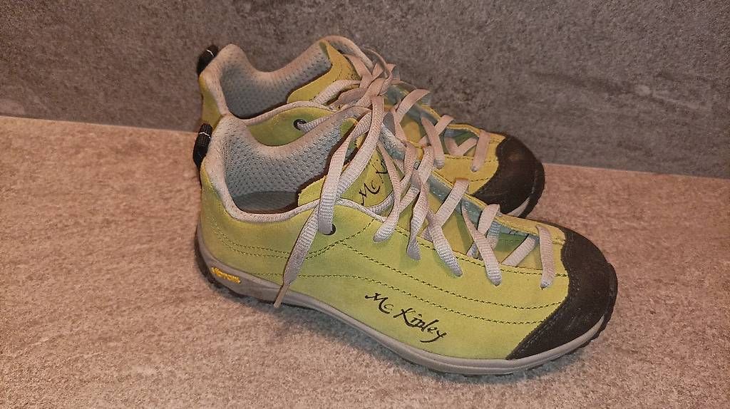 Scarpe per ragazzi: Scarpe trekking nr 33 – Usato da Chironico venduto da mar_lz9d