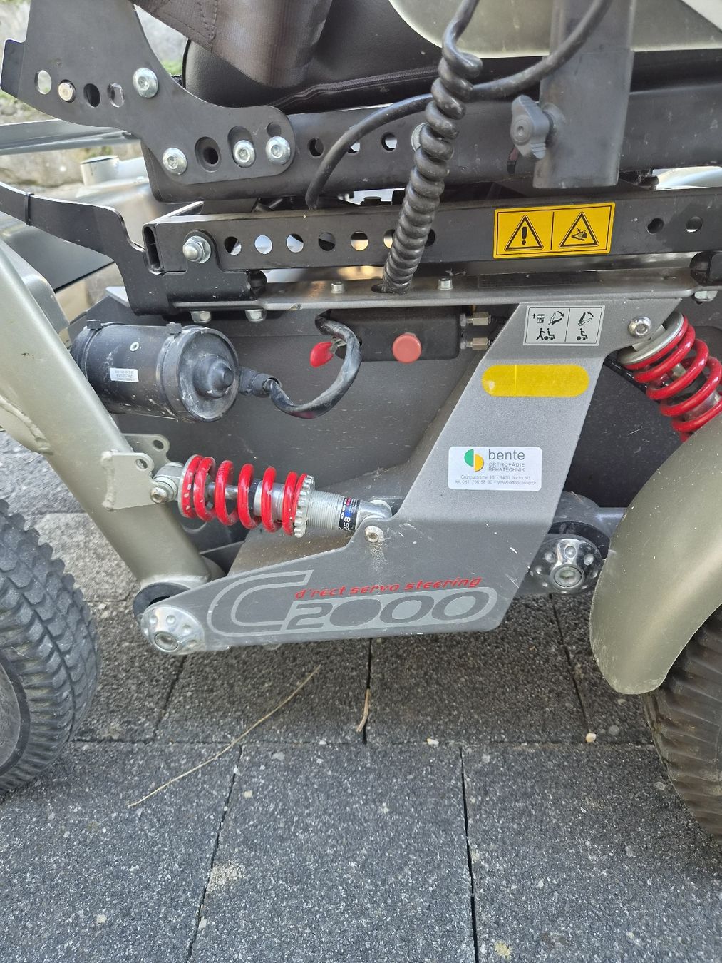 Chaises roulantes: E-Rollstuhl max 10Kmh schnell – D'occasion à Sennwald par HSa. 2