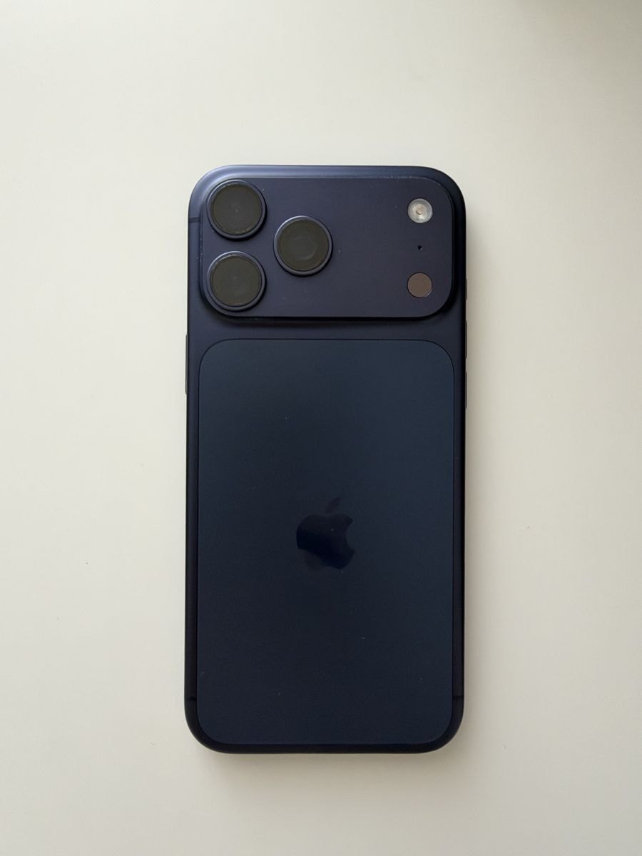 Apple Telefoni cellulari / Smartphones: iPhone 17 Pro Max 256GB Deep Blue – Usato da Le Grand-Saconnex venduto da bat_z7db