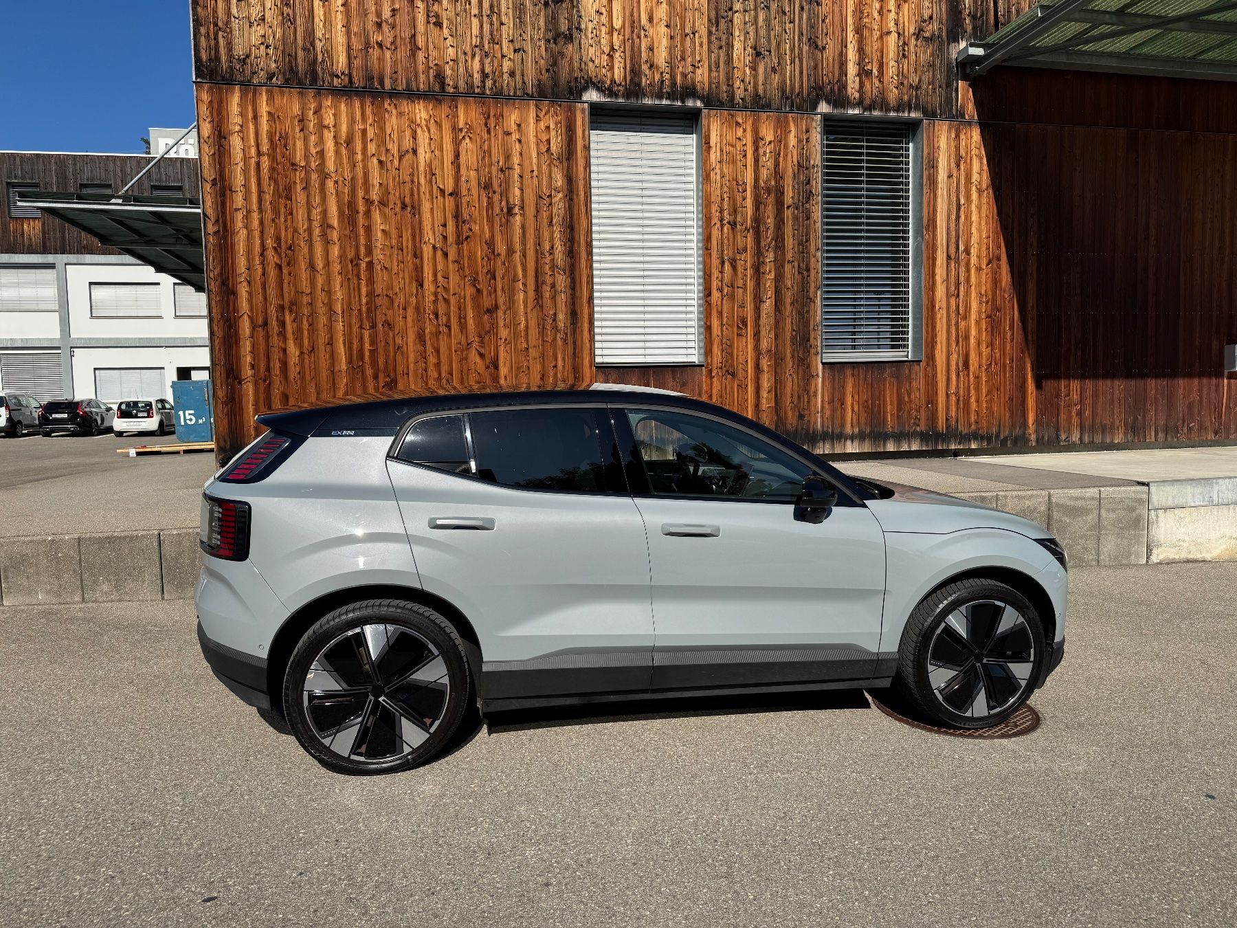 Volvo Automobili: Volvo EX30 E60 Twin Ultra Performance AWD – Usato da Gümligen venduto da Dr_Loci 2