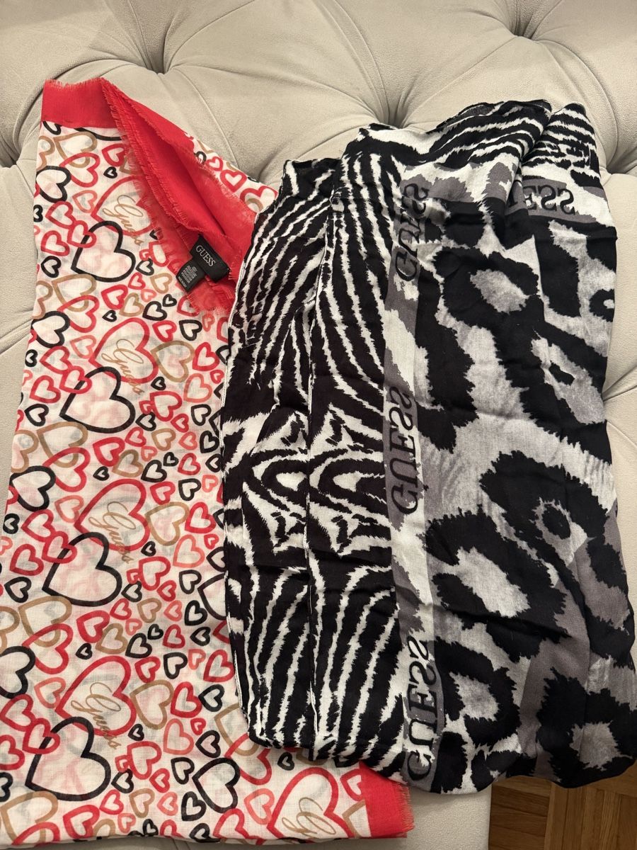 Guess Foulards & écharpes: Guess Schal – D'occasion à Zürich par bentley_
