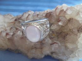 Ring eloxiert mit Rosenquarz