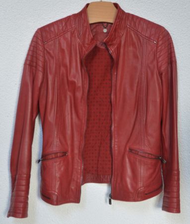 sportliche, warmrote Lederjacke aus Schafsleder