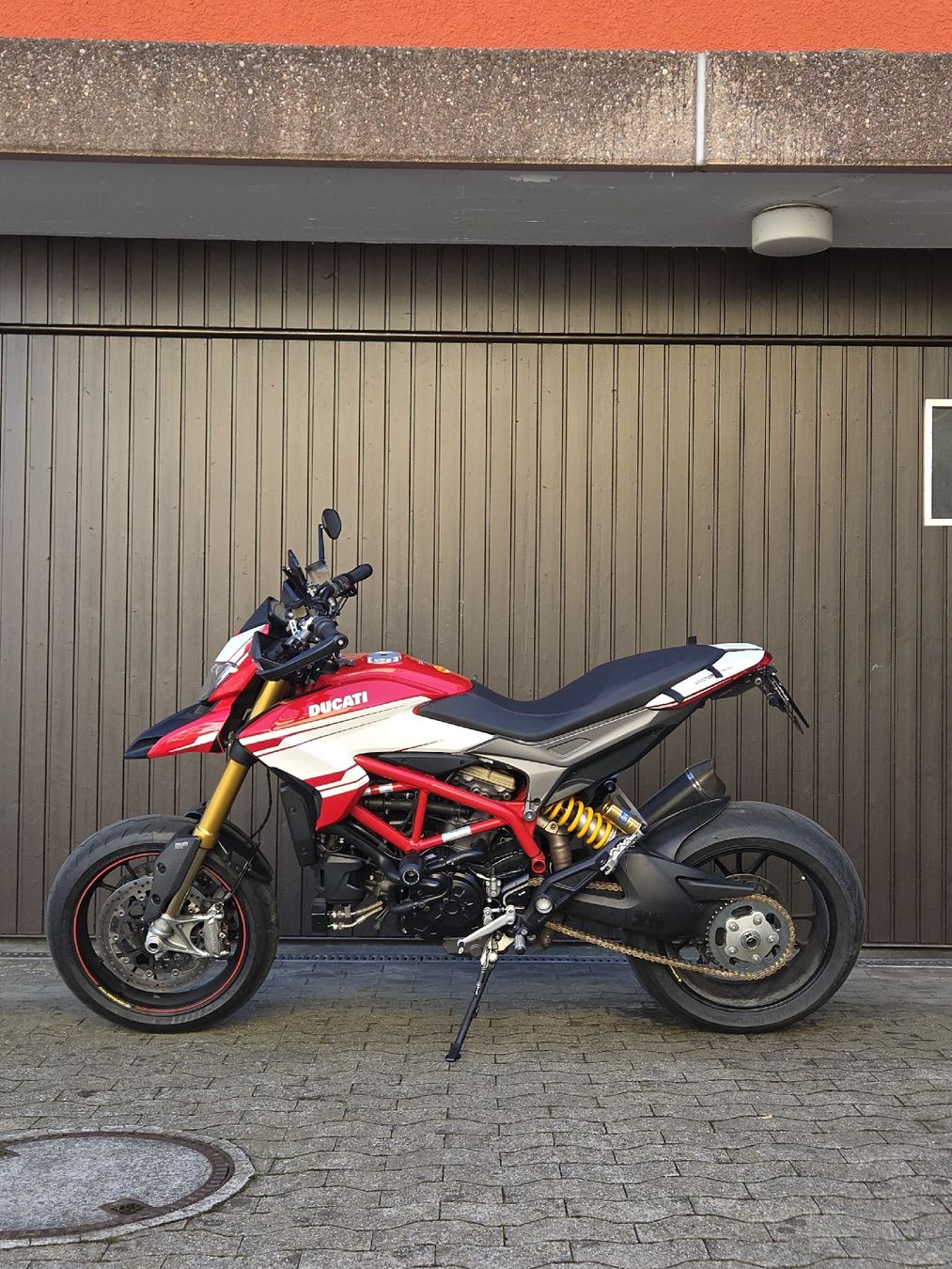 Ducati Strasse: Ducati Hypermotard 939 SP – Gebraucht aus Horgen von corvomotorsports 1