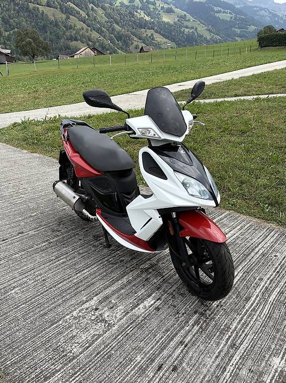 Kymco Scooters: Motorrad Kymco Super8 – D'occasion à Bürglen UR par mur_c8lj 2
